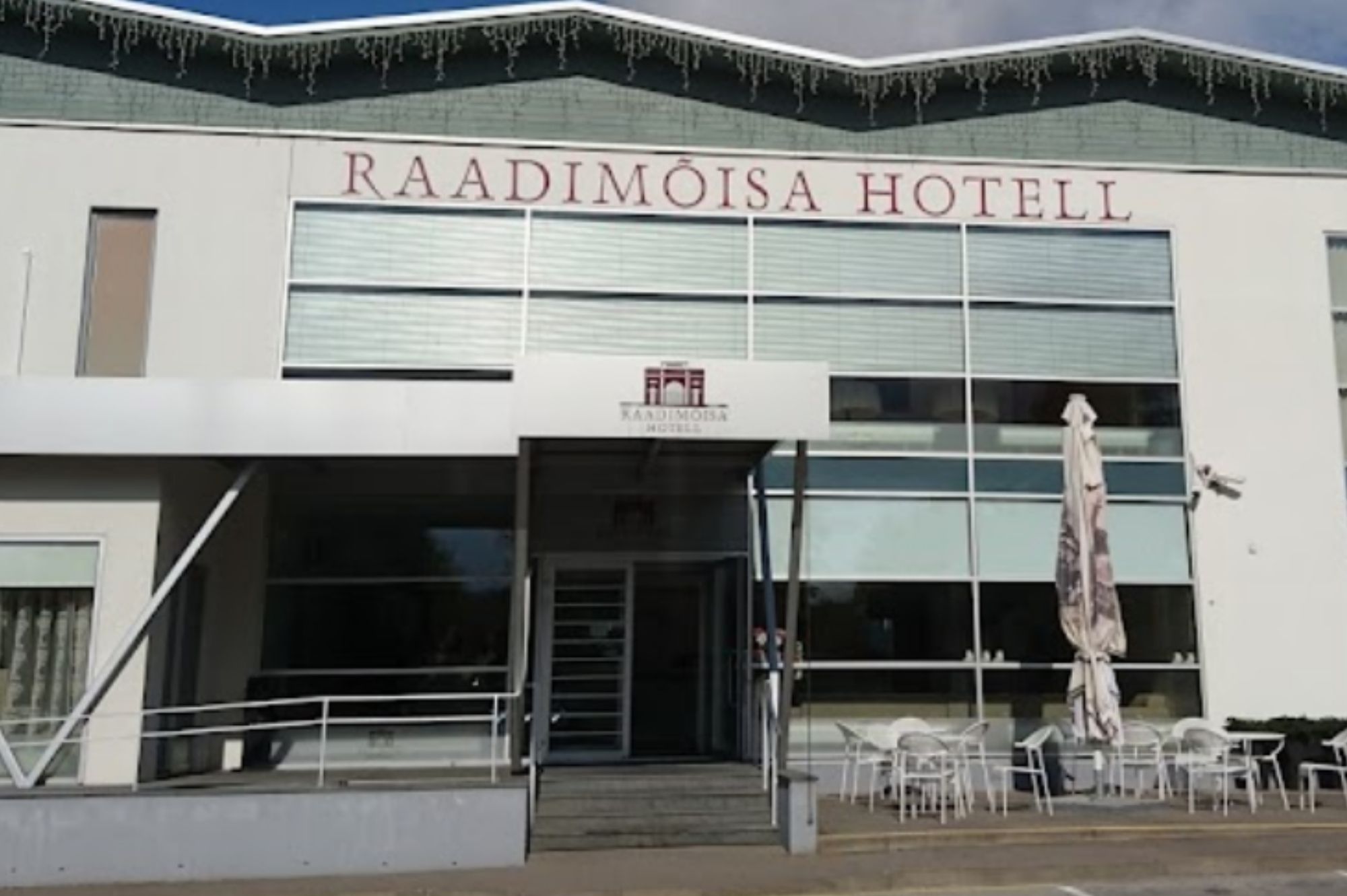 Центр встречи украинских военных беженцев в Тарту с сегодняшнего дня находится в отеле Raadimõisa. Источник фото: скриншот с фото в Google Maps.